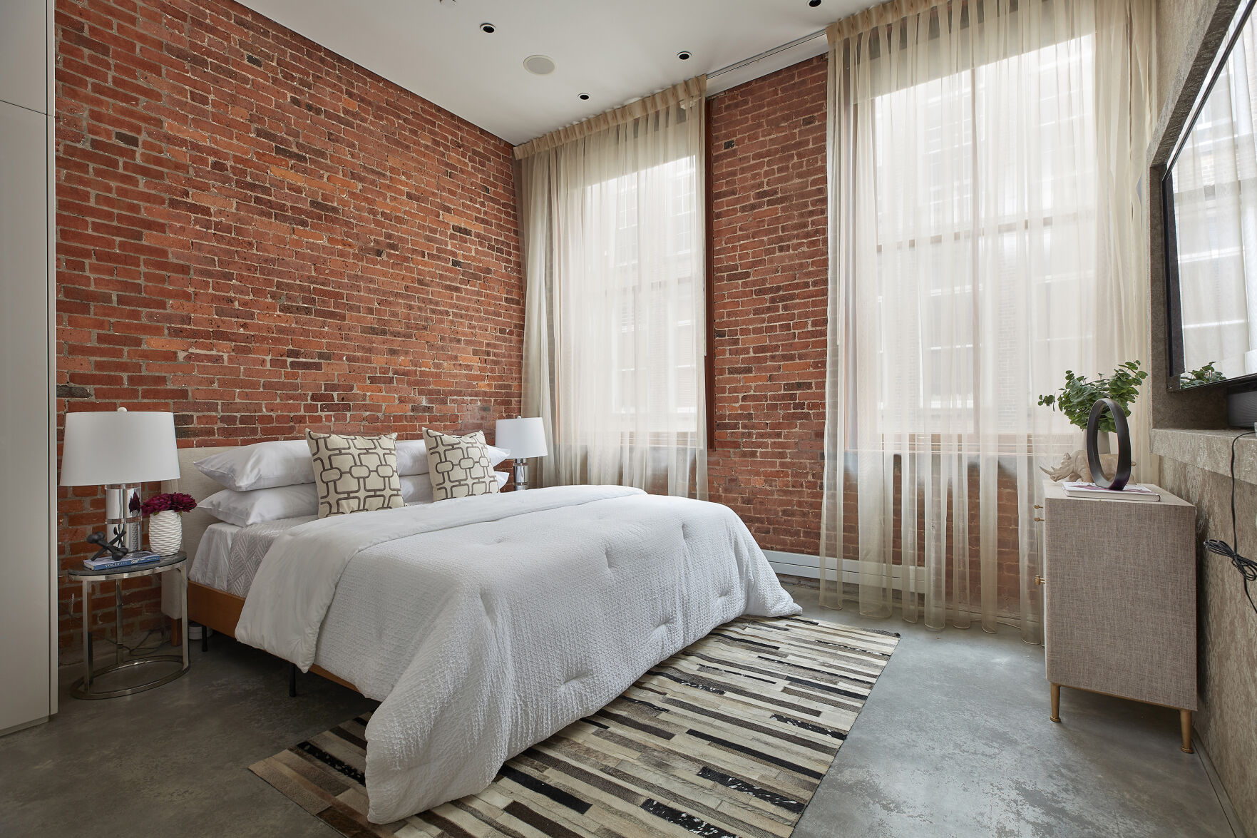 ATHOME-INTERIORS-BRICK-WALLS-2-MCT